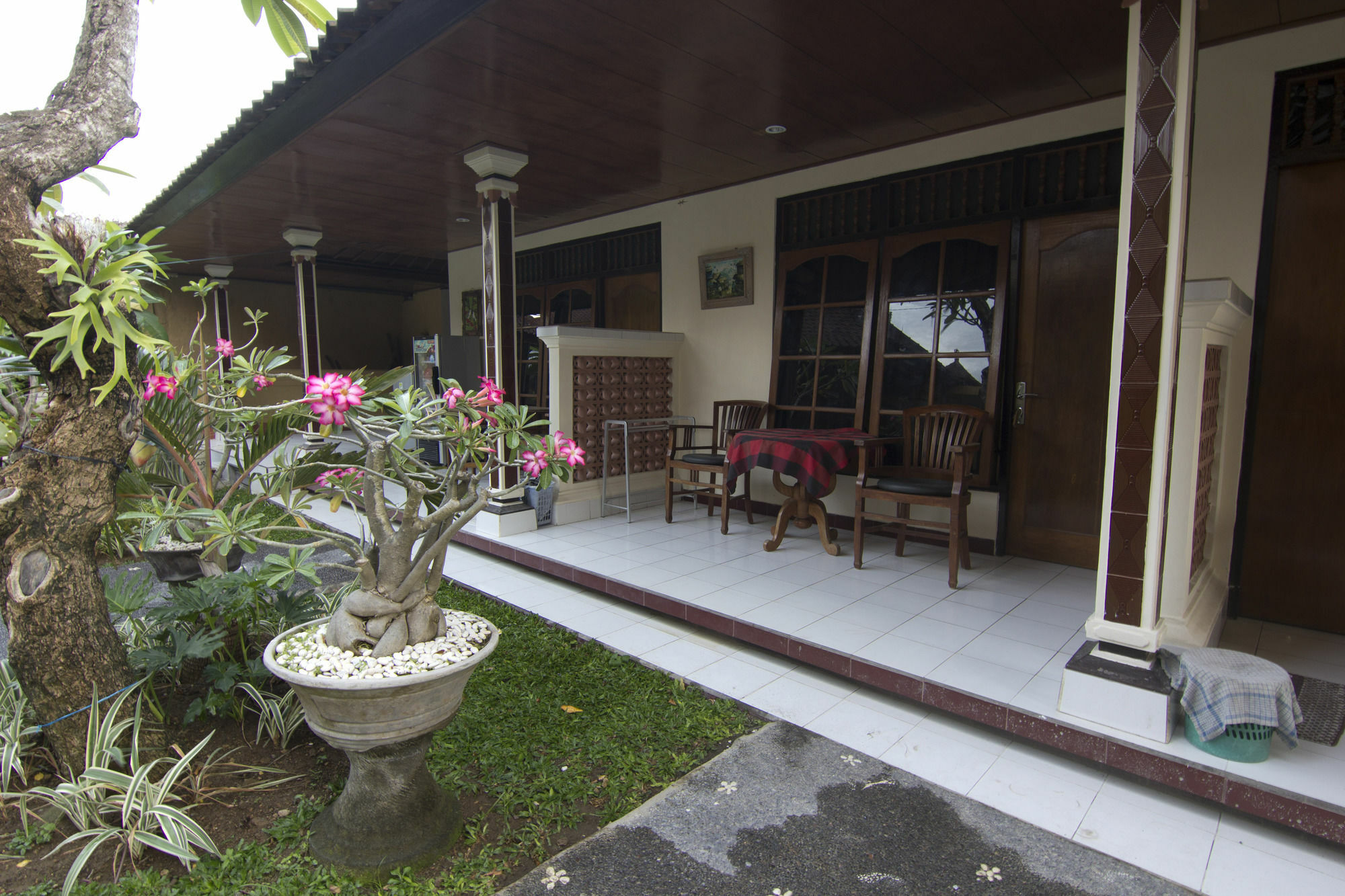 Wisma tamu Donna Sanur (Bali)